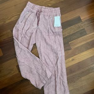 NWT athleta Cabo wide leg linen pants in mauve.  Size 10P.